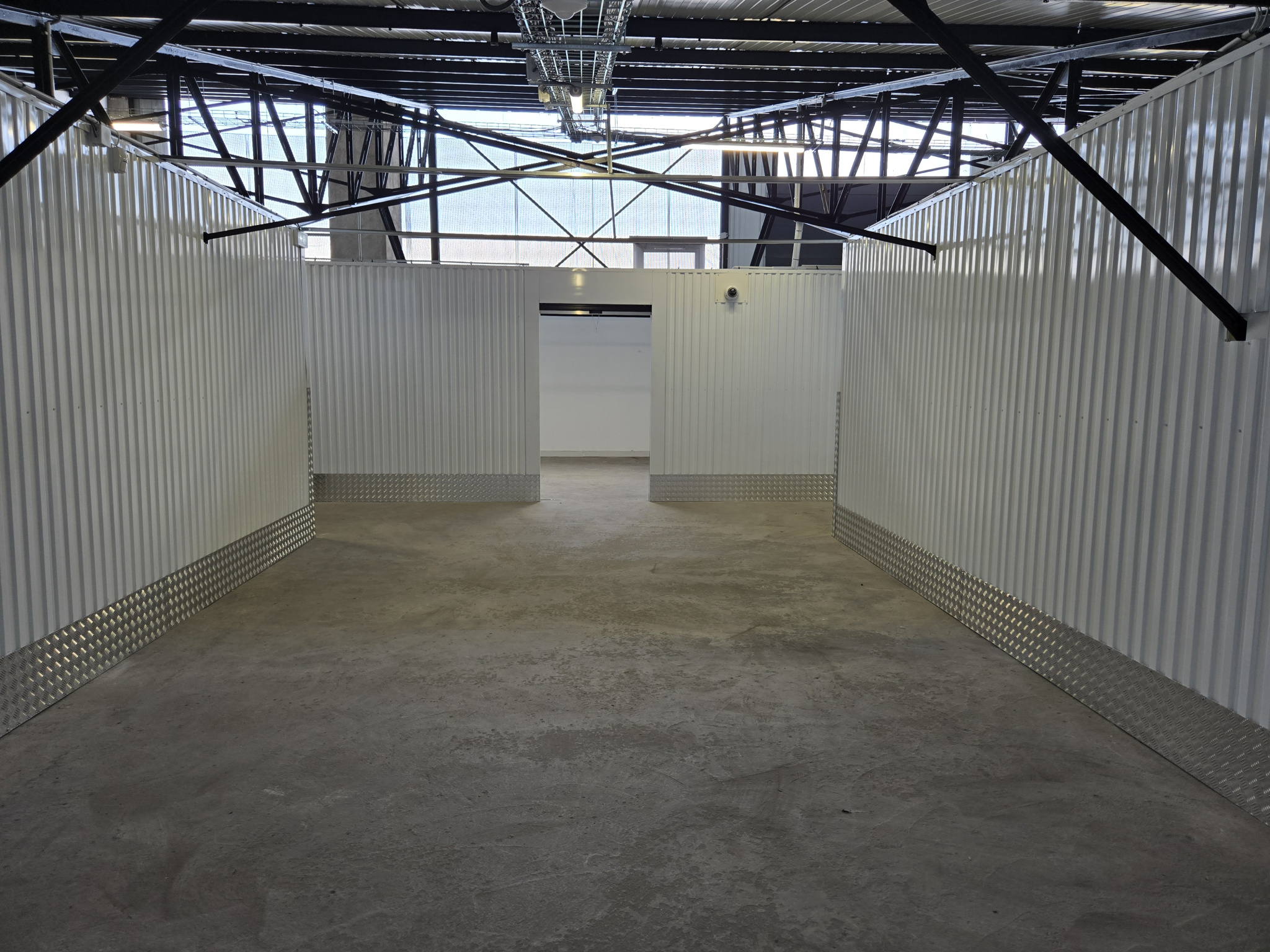 ensemble de 18 box de stockage aux Arnavaux