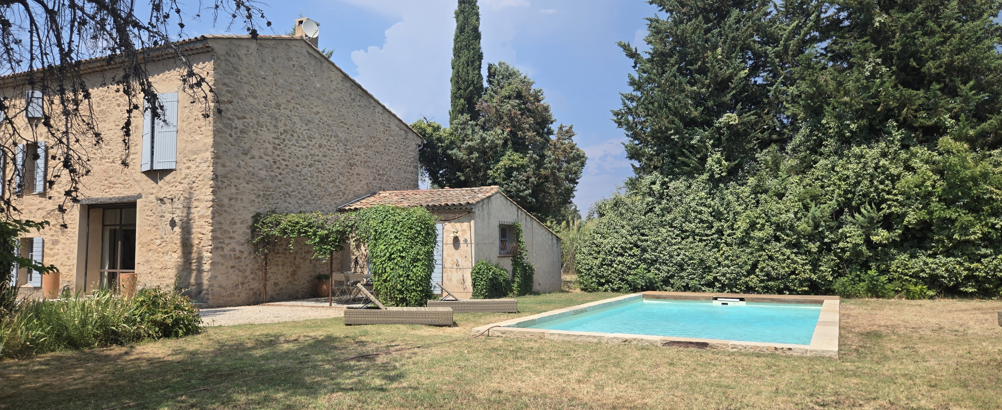 Superbe mas rénové avec piscine + option de parcelle détachable à  Trets (13)